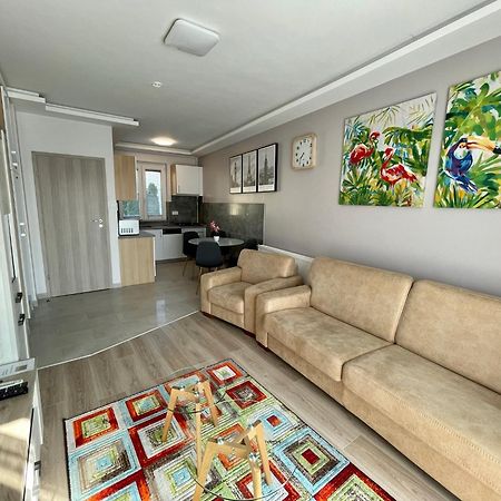 Lara Lux Apartment Hajdúszoboszló Eksteriør bilde