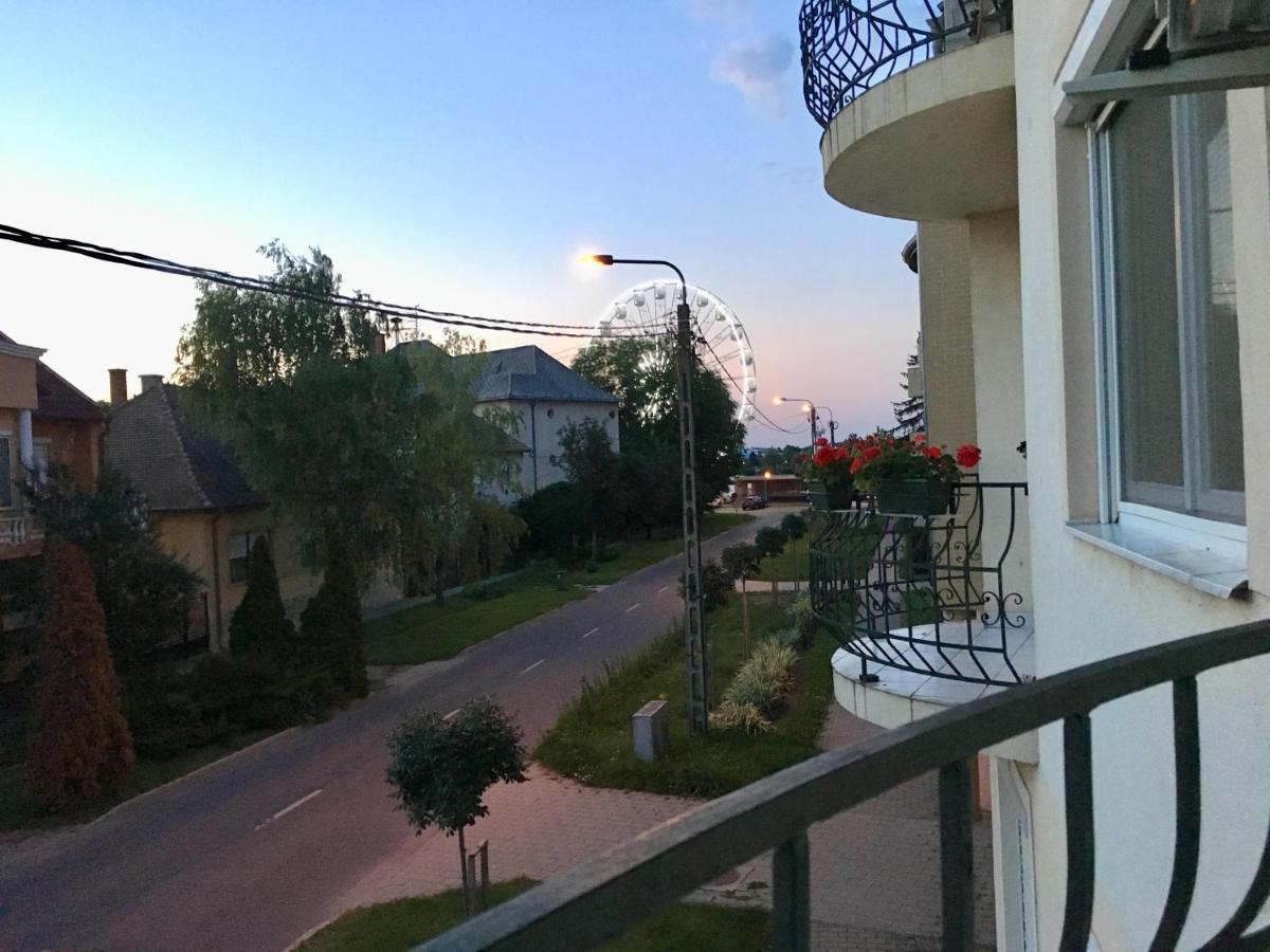 Lara Lux Apartment Hajdúszoboszló Eksteriør bilde