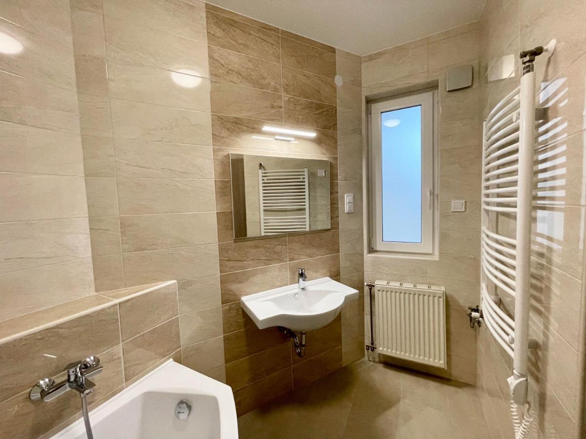 Lara Lux Apartment Hajdúszoboszló Eksteriør bilde